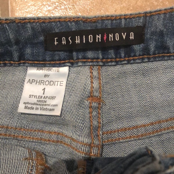 Fashion Nova Brand New Jeans - Picture 2 of 5